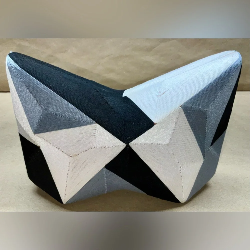 Beatriz / Costa Del Sol - Star Clutch Bag - sustainable/ethical - handcrafted - Picture 15 of 16